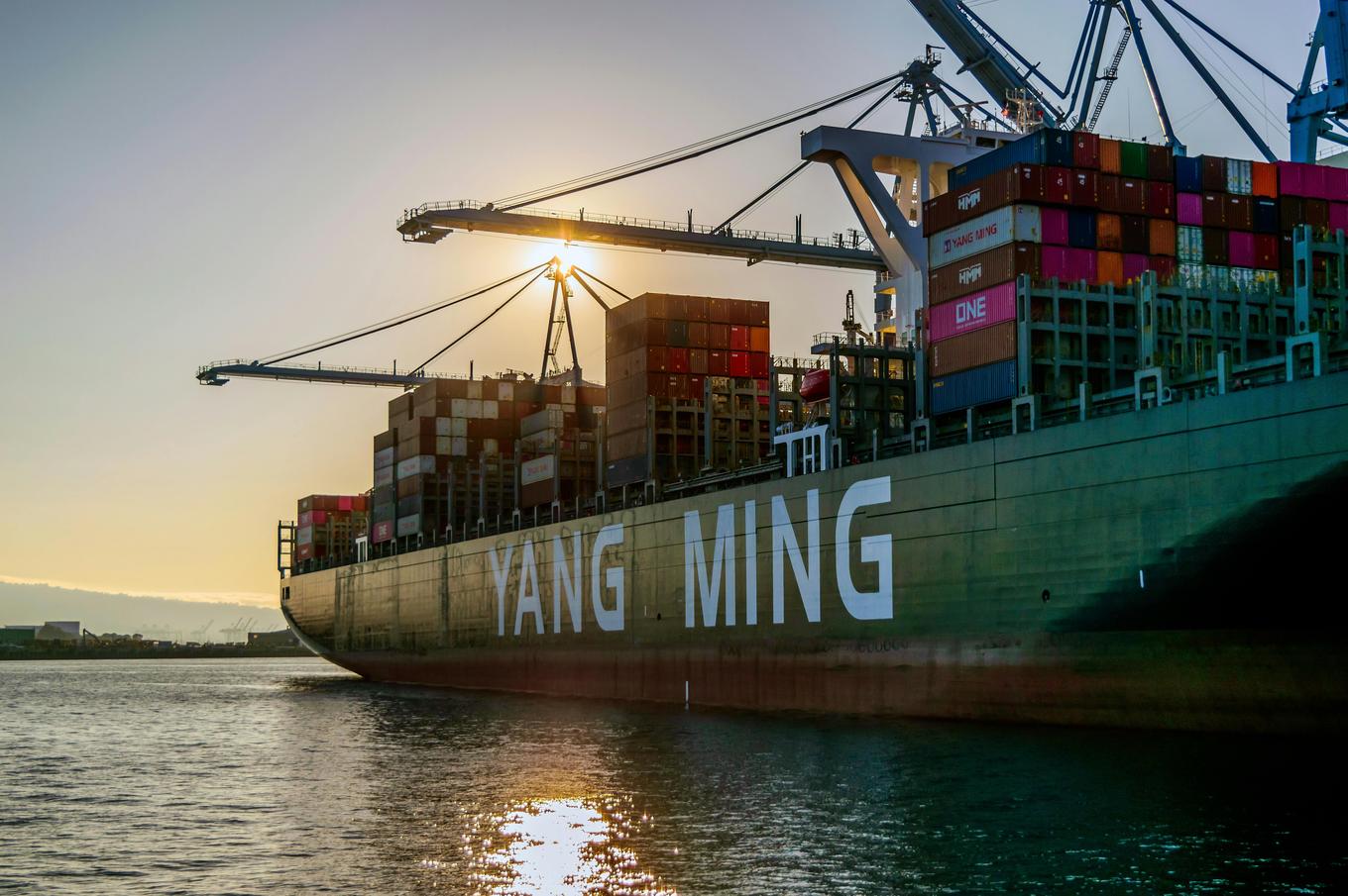 皮鞋外贸通关全流程指南：从单证到物流的专业解局